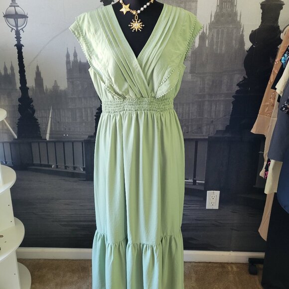 JulyClo Dresses & Skirts - Elegant Green Maxi Dress